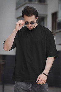 FEEL TRACK Solid Men Round Neck Black T-Shirt