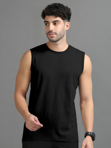 Jangoboy Solid Men Round Neck Black T-Shirt