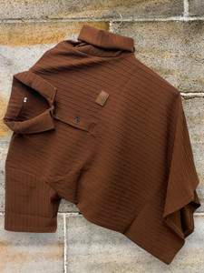 सोलस्टिस पुरुषों के लिए पोलो नेक सेल्फ डिज़ाइन भूरा टी-शर्ट