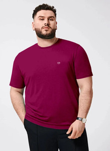 Trend Twist Solid Men Round Neck Maroon T-Shirt