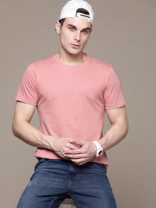 Roadster Solid Men Round Neck Pink T-Shirt