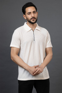 कोलोरचकरा पुरुषों के लिए पोलो नेक सेल्फ डिज़ाइन सफेद टी-शर्ट