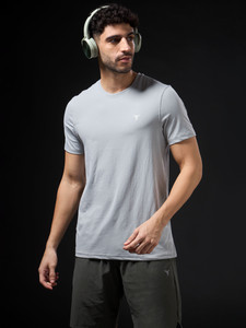 TECHNOSPORT Solid Men Crew Neck Grey T-Shirt