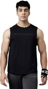 MUSCLEBLAZE Solid Men Round Neck Black T-Shirt