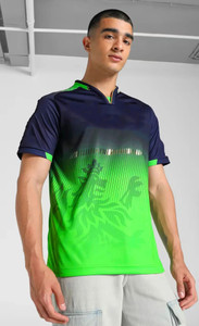 YUTU Typography Men V Neck Green T-Shirt