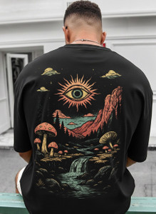 ट्रिपर पुरुषों के लिए गोल गला प्रिंटेड काला टी-शर्ट