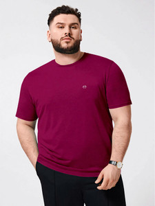 Triptee Solid Men Round Neck Maroon T-Shirt