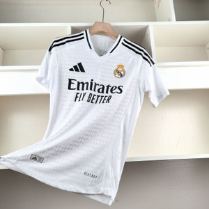 Wondershot Printed Men V Neck White T-Shirt