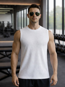 TeeWink Solid Men Round Neck White T-Shirt