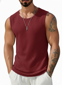 Fashion And Youth Solid Men Round Neck Maroon T-Shirt
