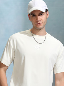 HIGHLANDER Solid Men Round Neck White T-Shirt