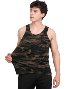 NINQ Solid, Printed Men Round Neck Green T-Shirt