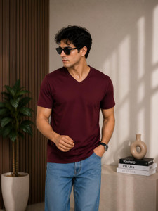Adyavastram Solid Men V Neck Maroon T-Shirt