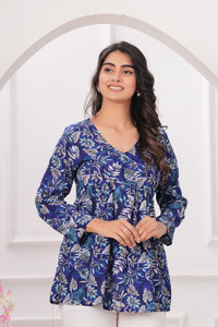 GKNR Women Floral Print Cape Top Kurta