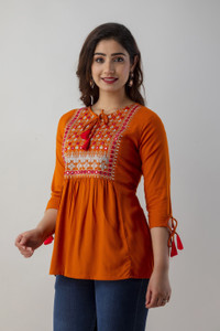 अन्नू परिधन महिलाओं के लिए कैजुअल कढ़ाई नारंगी टॉप