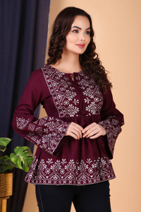 NeeraFashion Casual Printed Women Maroon Top