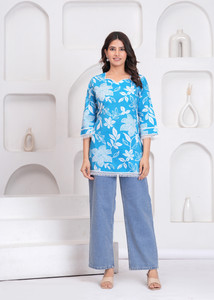 Aanvikurti Women Printed Flared Kurta