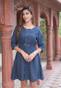 इक्रास महिलाओं के लिए कैजुअल प्रिंटेड नीला टॉप