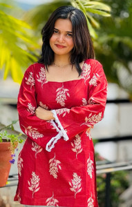 Vrishabhanulali Women Floral Print Straight Kurta