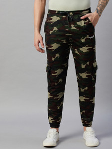 Chrome & Coral Printed Men Green Track Pants