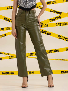 तंदुल महिलाओं के लिए हरा स्ट्रेट फिट ट्राउज़र्स