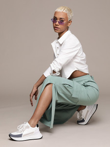 Roadster Regular Fit Women Green Trousers