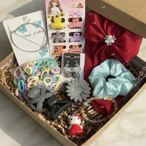 Alucia Gift Box, Keychain, Jewellery Gift Set