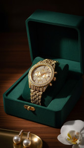 AMSSTYLE RO33 Fashion Icon Golden Bracelet Watch Analog Watch  - For Men & Women