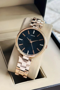 EVRGLOW Black round dial Analog Watch  - For Women