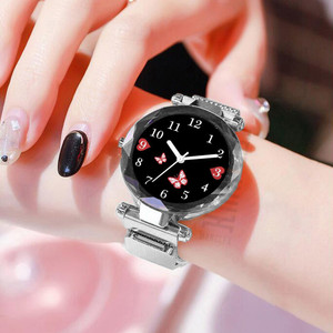 Silver Ladies Magnetic Strap Watches Women's Metal Mesh Band Watch - Main Image