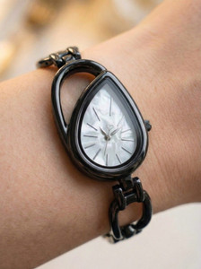 NIJAMRUT DRW42 - BLACK SILVER Elegant Women Analog Wrist Watch | Teardrop Shape Dial Silver Metal Linked Strap Analog Watch - For Women