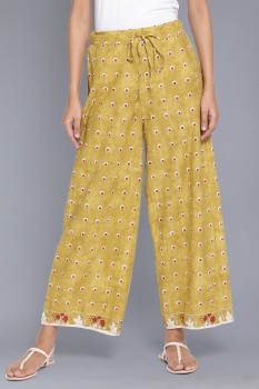 Buy online White Solid Straight Pant from Skirts, tapered pants & Palazzos  for Women by W for ₹820 at 41% off