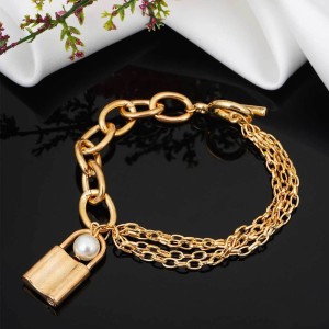 Ferosh Gold Shell Bracelet: Buy Ferosh Gold Shell Bracelet Online at Best  Price in India