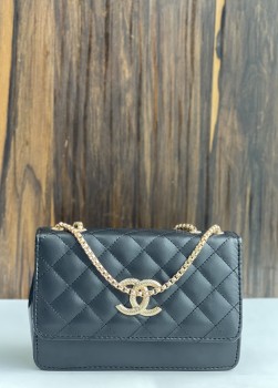 Chanel White Sling Bag Jumbo Caviar Quilted Flapover Sling HandBag For  Women 13*8*5 Inch White - Price in India