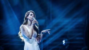 lana del rey singer performance on fine art paper 13x19 Fine Art Print