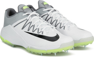 nike cricket spikes shoes online
