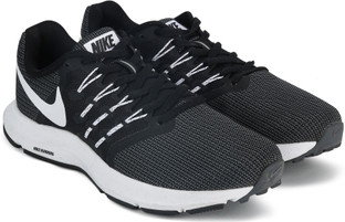 nike swift run trainers