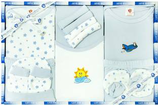 Mini Berry New Born Unisex Baby Clothing Gift Set