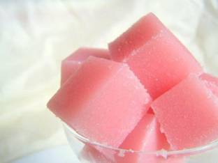 Metherb Strawberry Sugr body scrub cubes Scrub