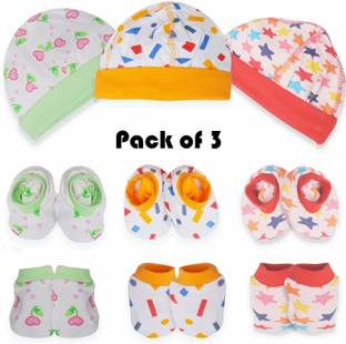 Fareto New Born Baby Combo Of Baby Mittens, Caps & Booties( Pack Of 3)(0-3 Months)
