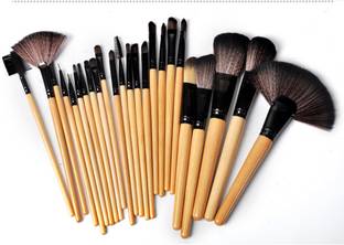 NAKED PLUS Professional Wooden Handle Makeup Brushes