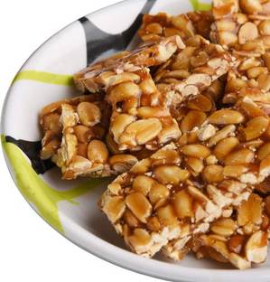 Lemor Winter Special Jaggery (Gud) Peanut Chikki 400 GMS (2 Packets of 200 GMS Each) | Just Like Home Made Chikki (Crispy & Crunchy) | Punjabi Gur Mungfali Chikki Pouch