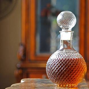 MADHAV 500 ml Round Ball Shape Glass Decanter with Stopper Cap for Whiskey(Pack-1) Decanter