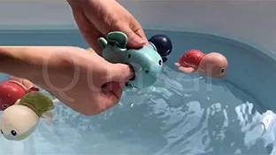 Dherik Tradworld Shower & Scrub Little Tortoise Wind Up Key Random Pack of 4 Pcs Cartoon Floating Bath Animal Turtle Toys for Kids Toddlers, Child Pool, Swimming Clockwork Baby Bathtub Swimming