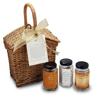 la chocoallure Warm Hut Hamper Basket Best Chocolate Gift Hamper for Occasions Fudges