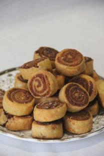 UTSAAV Special Bhakarwadi | Indiane Namkeen -400Gm