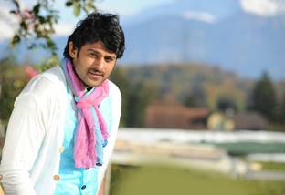 prabhas baahubali video a rage online2 on fine art paper 13x19 Paper Print