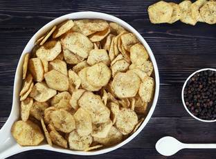 FreshoCartz Crispy Banana Chips | Kela Wafers | Black Pepper Masala Banana Wafers (125gm)