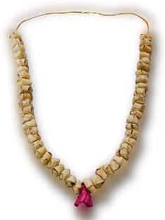 SATGURU CREATIONS Pure Chandan mala,Sandalwood garland for photo frame(15inch,Medium size photos) Sandalwood flakes Garland