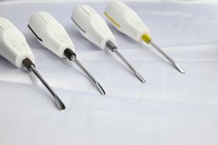 API LUXATOR SET OF 4 Dental Elevator